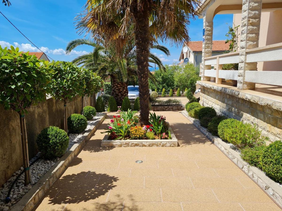 Apartments With A Parking Space Lun, Pag - 4062 Lun  Exterior foto