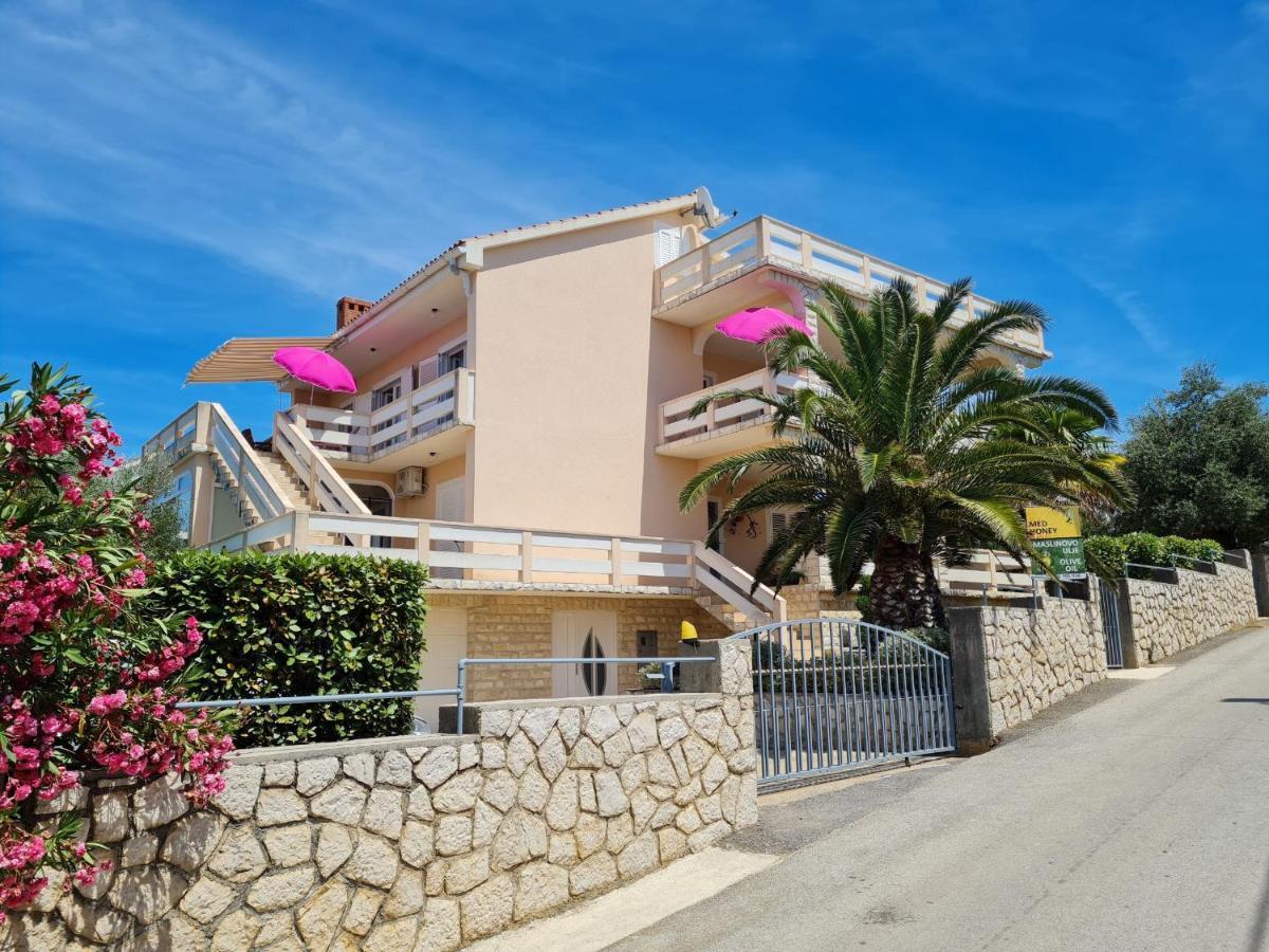 Apartments With A Parking Space Lun, Pag - 4062 Lun  Exterior foto